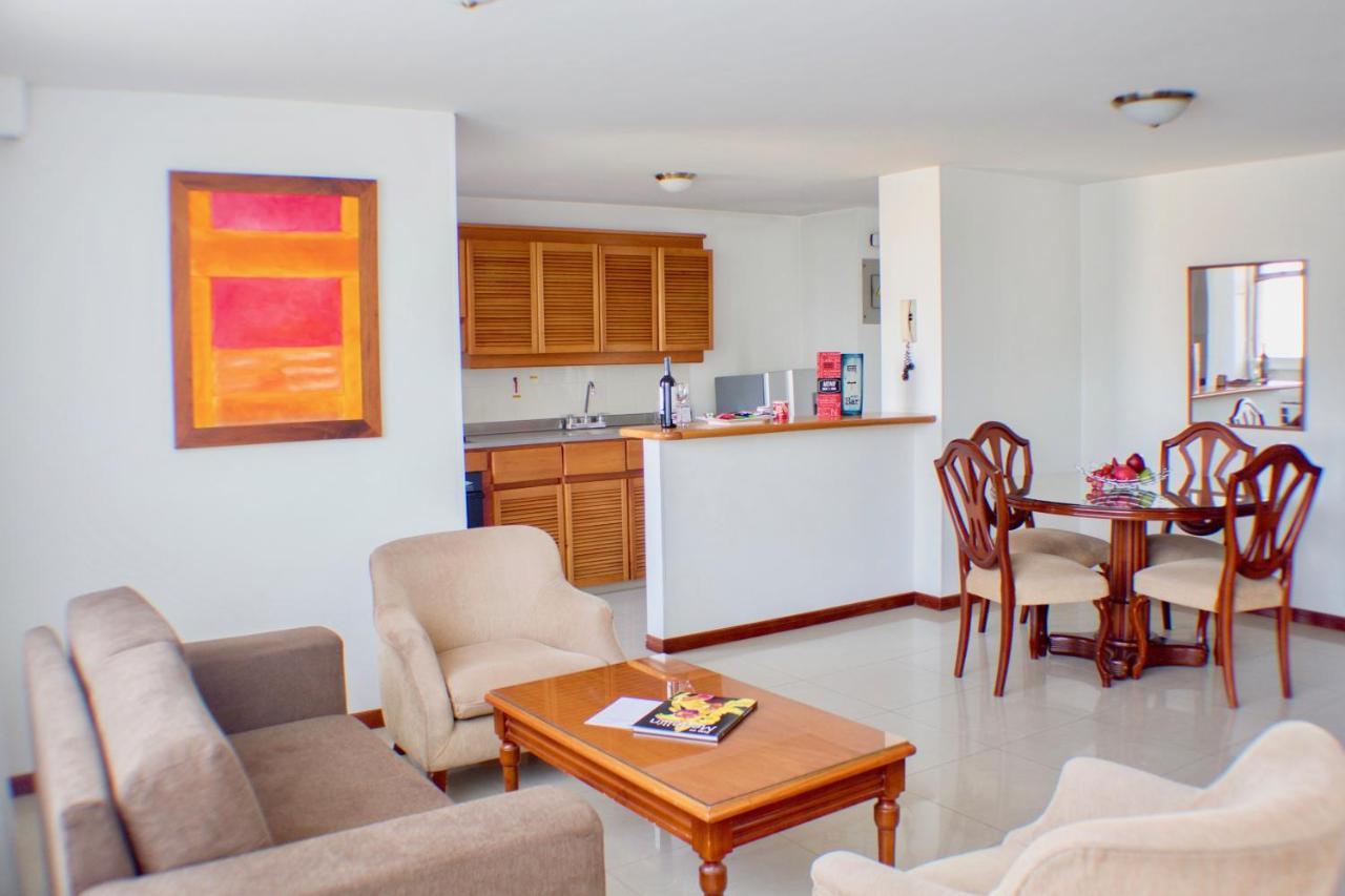 Portal Del Rodeo Apartahotel Medellín Eksteriør billede