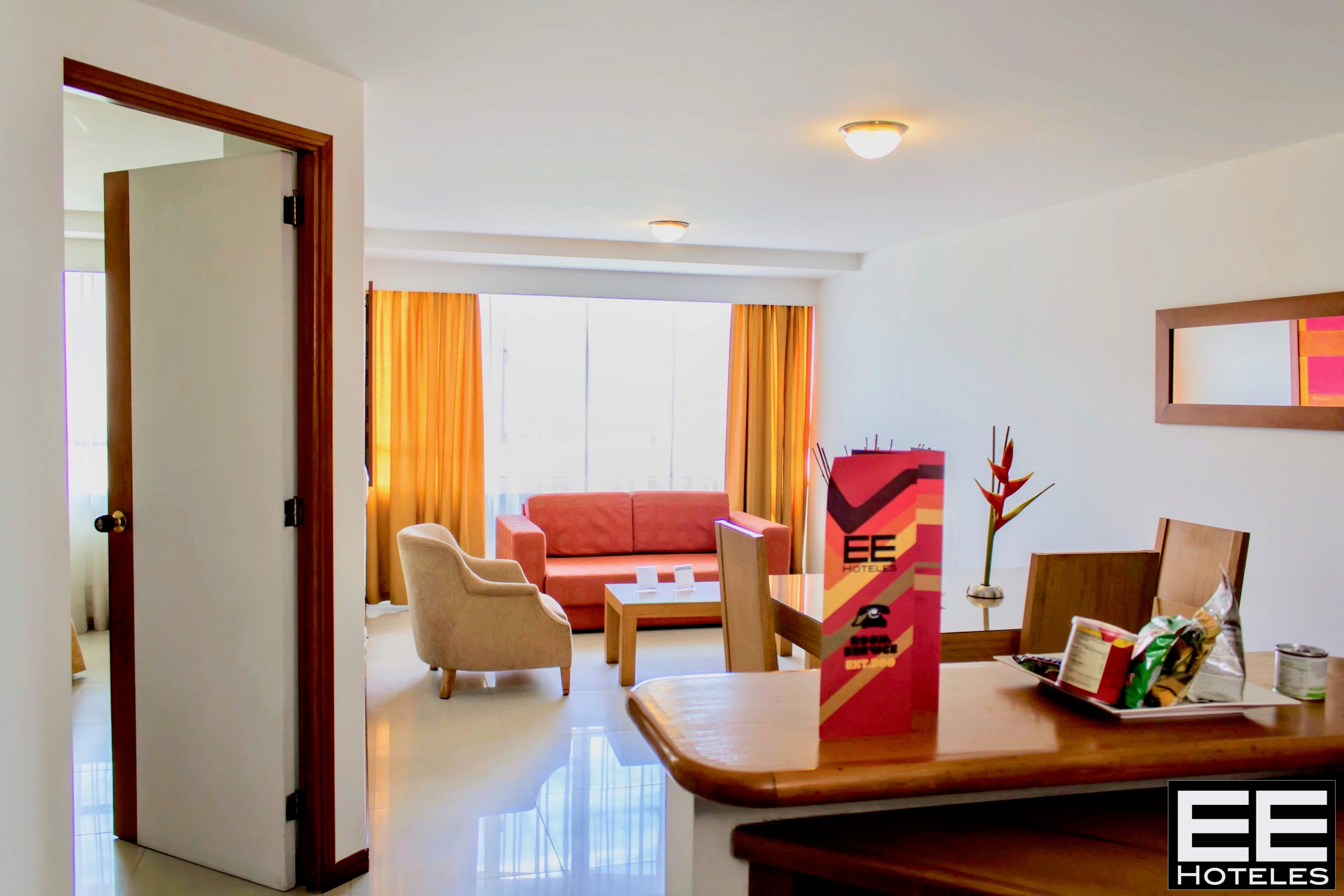Portal Del Rodeo Apartahotel Medellín Eksteriør billede