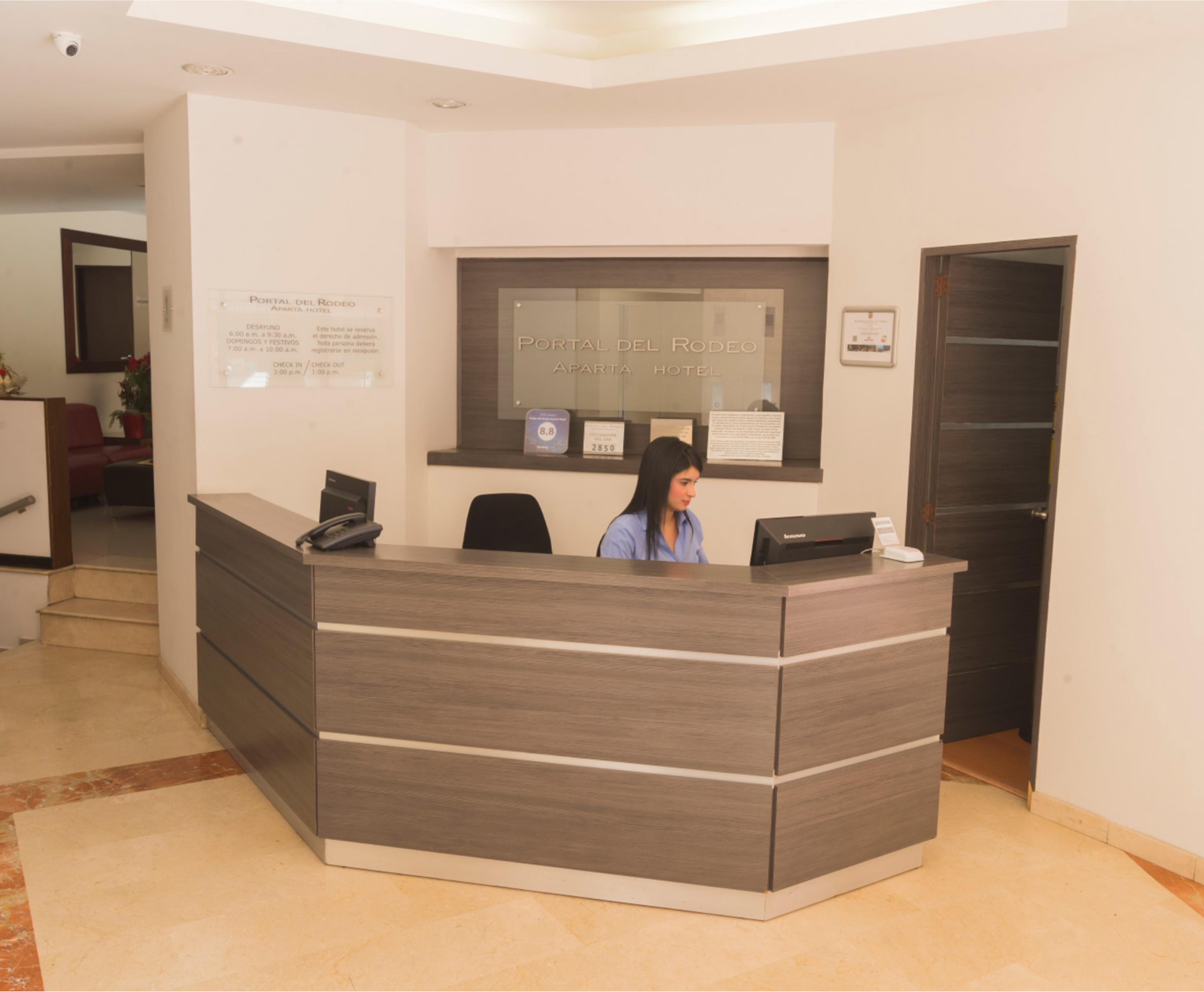 Portal Del Rodeo Apartahotel Medellín Eksteriør billede