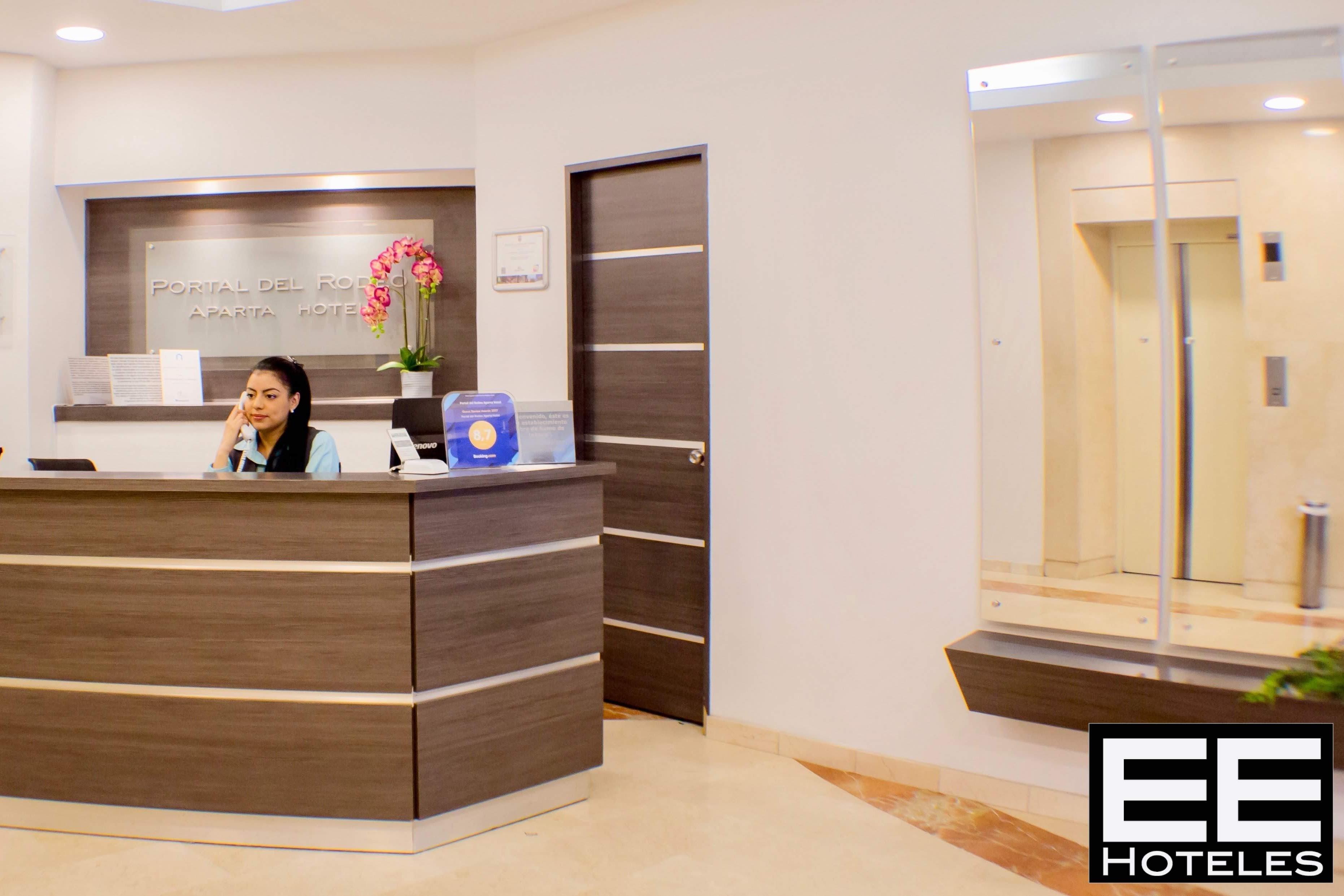 Portal Del Rodeo Apartahotel Medellín Eksteriør billede