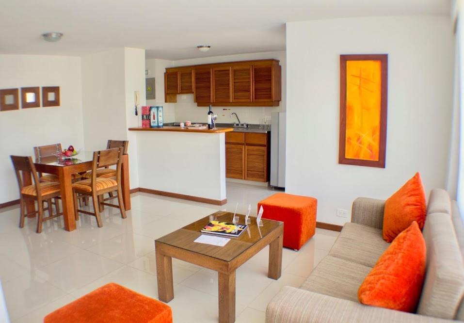 Portal Del Rodeo Apartahotel Medellín Eksteriør billede