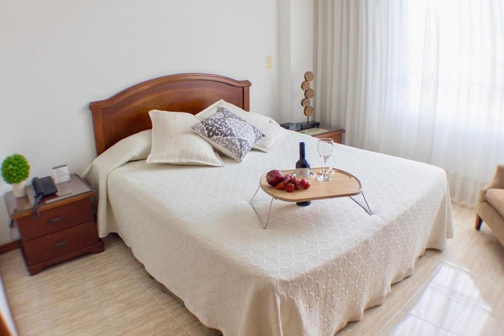 Portal Del Rodeo Apartahotel Medellín Eksteriør billede