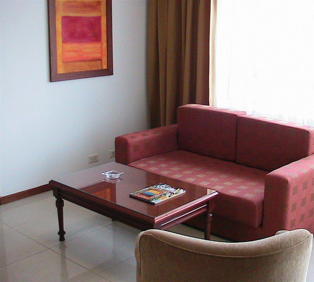 Portal Del Rodeo Apartahotel Medellín Eksteriør billede